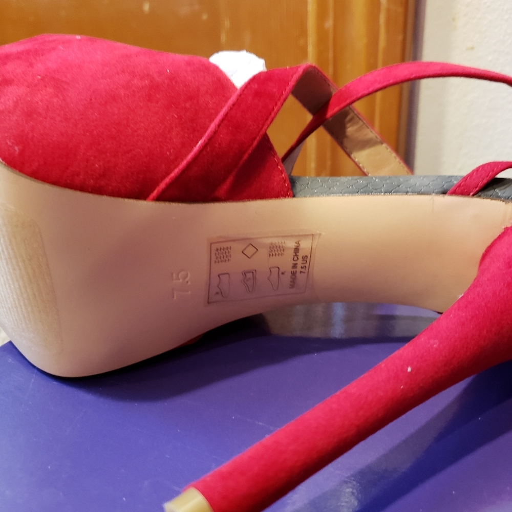 Shoes - Picture 3 of 3